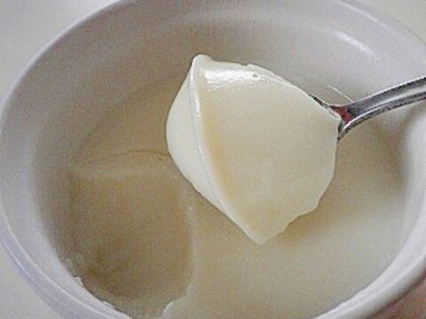 甘酒×牛乳の白いゼリー